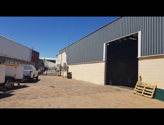 752M² FACTORY TO LET IN EVERITE INDUSTRIA